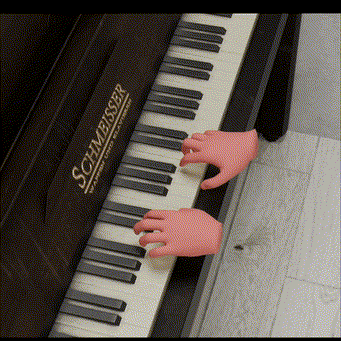 CLUTCH: Contextualized Language Model for Unlocking Text-Conditioned Hand Motion Modelling in the Wild